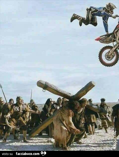 Motocross sulla croce di Gesù