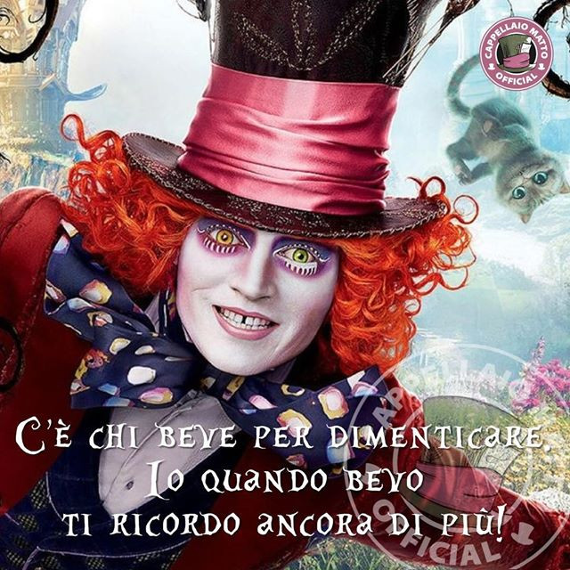 C'è chi beve per dimenticare. Io quando bevo ti ricordo ancora di più
