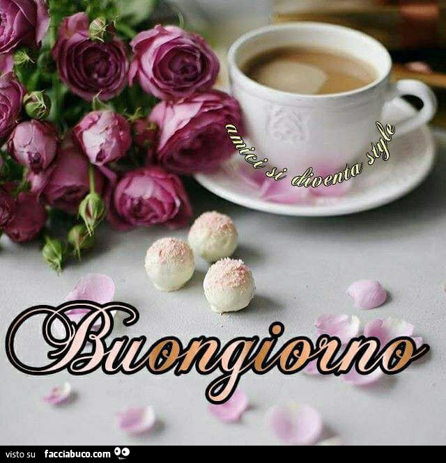 Caffè, fiori e dolcetti. Buongiorno